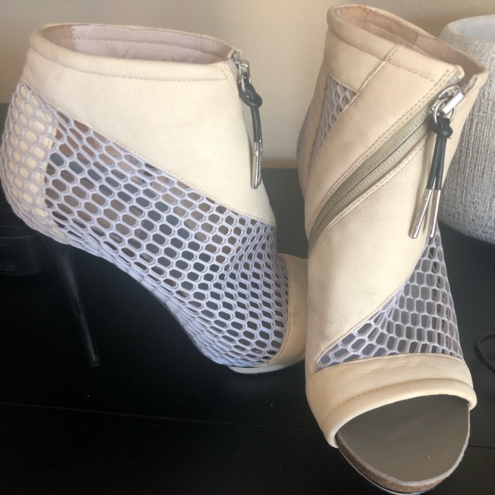 LAMB by Gwen Stefani size 7 tan & gray booties